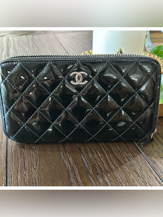 CHANEL Handbags - CHANEL Patent Quilted Zip Wallet Black Silver CC Hardware w/ Box EUC